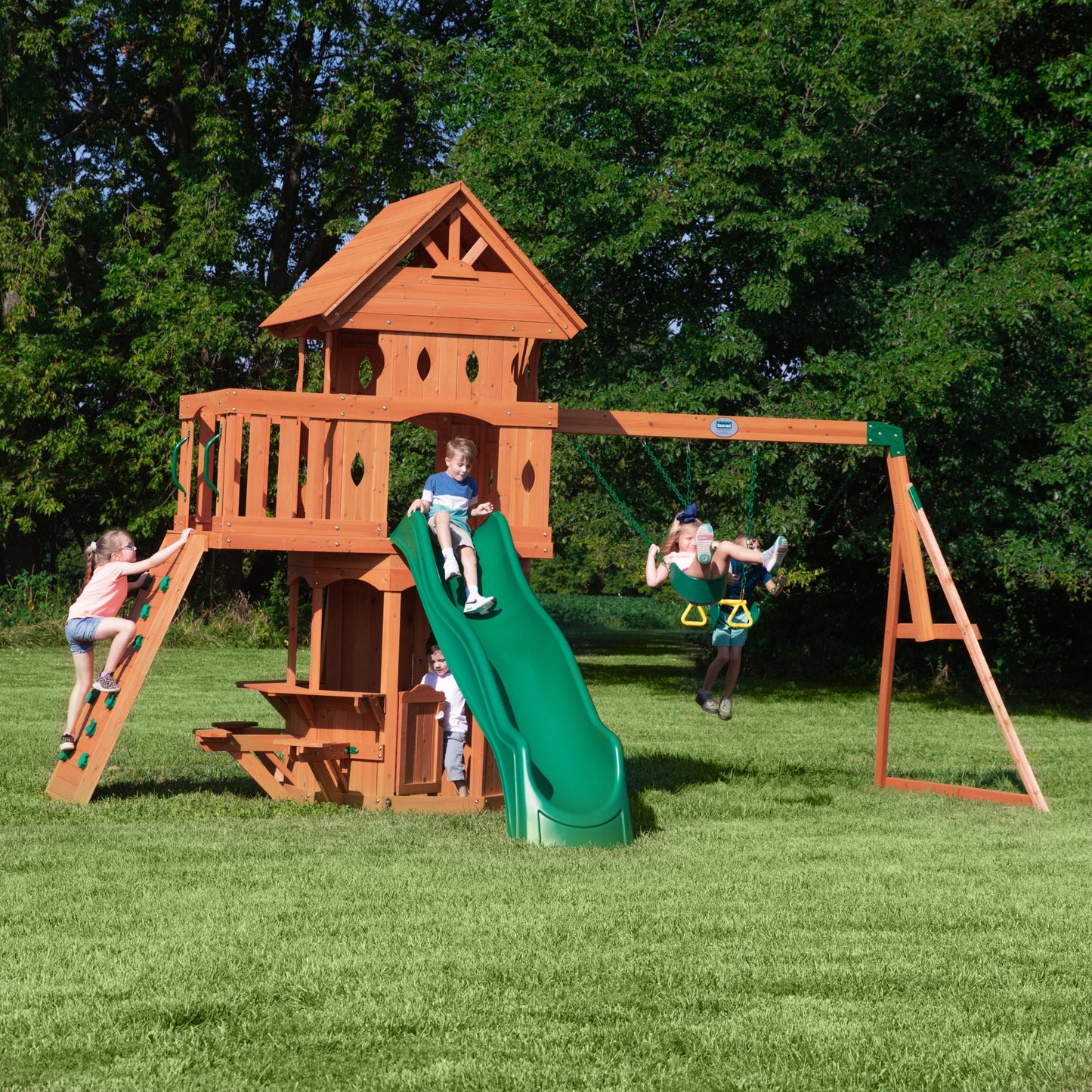 P2_Woodland_Hero_With_Kids